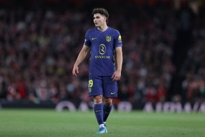 أتلتيكو مدريد يتوقع طلب ألفاريز الرحيل في الصيف