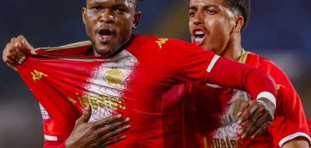 الوداد يحسم الديربي أمام الرجاء في الدوري المغربي